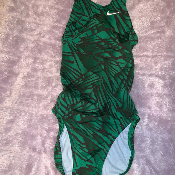 Nike swim suit. Green. Size 6. EUC - Picture 2 of 3